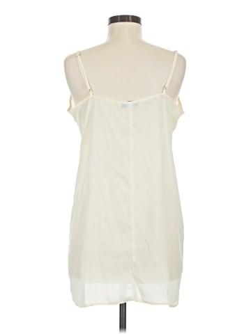 Amour Vert Sleeveless Blouse (view 2)