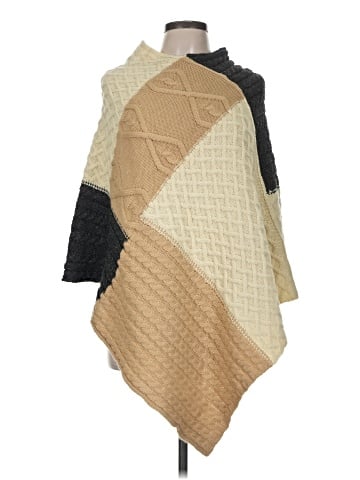 Coco + Carmen Poncho (view 1)