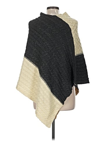 Coco + Carmen Poncho (view 2)