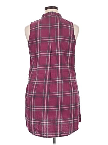 Maurices Sleeveless Button-Down Shirt (view 2)