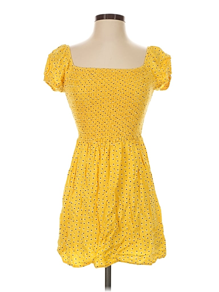 Pre-owned Auw Casual Dress In Yellow