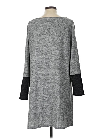 Tacera 3/4 Sleeve T-Shirt (view 2)