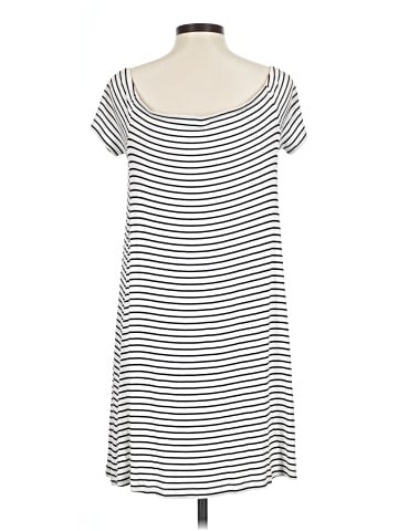 Old Navy Casual Dress (view 2)