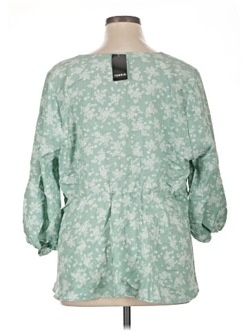 Torrid 3/4 Sleeve T-Shirt (view 2)