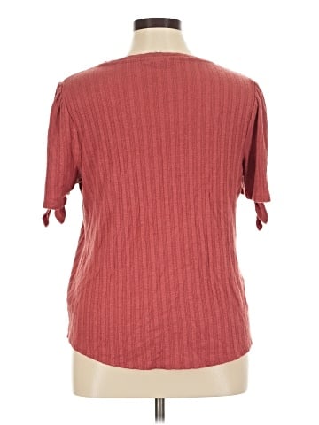 Ava & Viv Short Sleeve Top (view 2)
