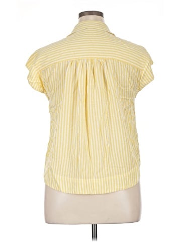 Velvet Heart Short Sleeve Button-Down Shirt (view 2)