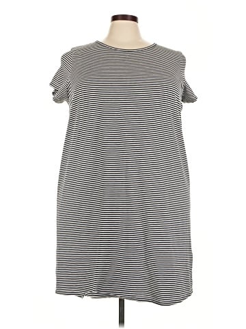 Vineyard Vines Casual Dress (view 1)