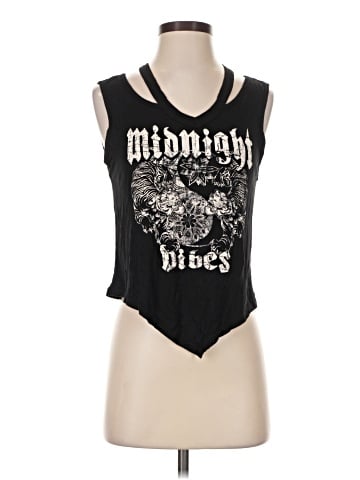 Charlotte Russe Sleeveless T-Shirt (view 1)