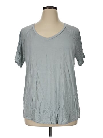 American Eagle Outfitters Short Sleeve T-Shirt (view 1)