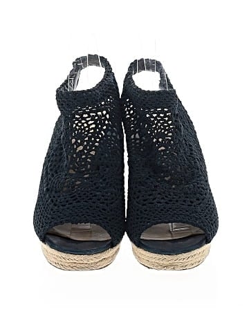 VC Signature Wedges (view 2)
