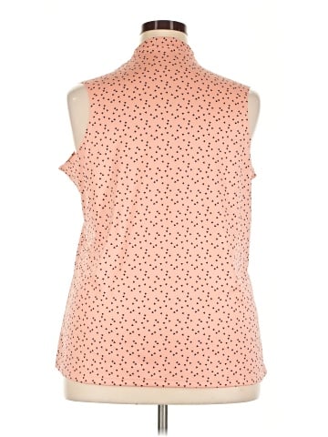 Nike Sleeveless T-Shirt (view 2)