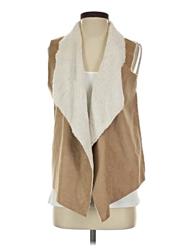 Gap Outlet Vest (view 1)
