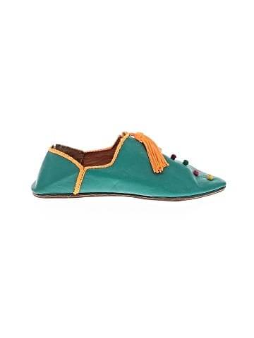 Unbranded Flats (view 1)