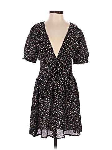 Urban Outfitters Casual Dress (view 1)