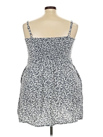 Old Navy Casual Dress (view 2)