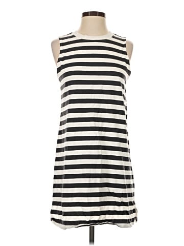 Old Navy Casual Dress (view 1)