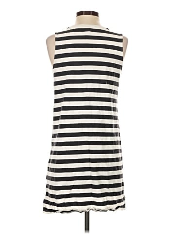 Old Navy Casual Dress (view 2)
