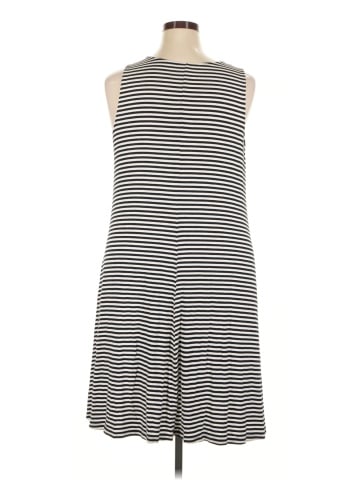 Old Navy Casual Dress (view 2)