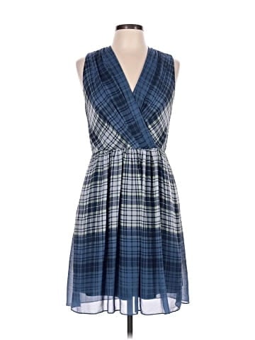 Julia Jordan Casual Dress (view 1)