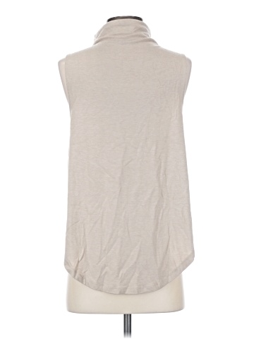 Leith Sleeveless T-Shirt (view 2)