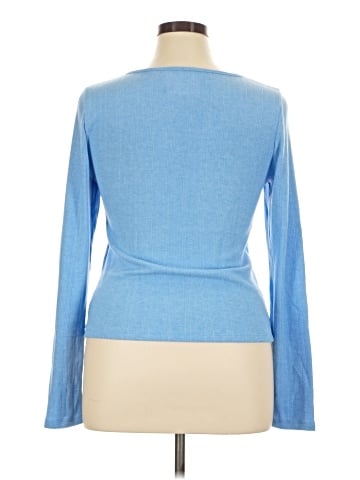 American Eagle Outfitters Pullover Sweater (view 2)