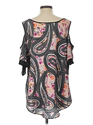 Bisou Bisou Short Sleeve Blouse (view 2)