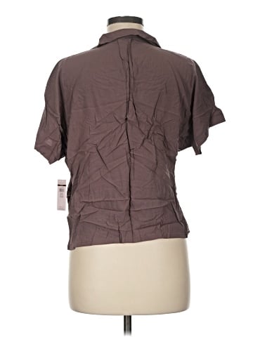 Danskin Short Sleeve Blouse (view 2)