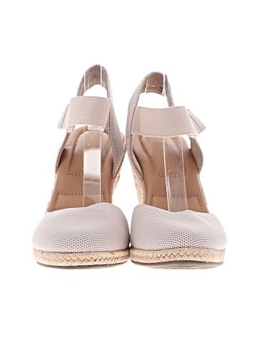 Kelly & Katie Wedges (view 2)