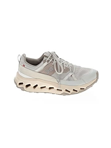 On Cloud Sneakers (view 1)