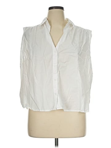 Levi's Sleeveless Button-Down Shirt (view 1)