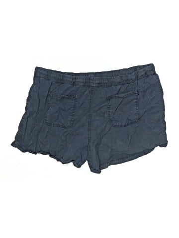 Gap Shorts (view 2)