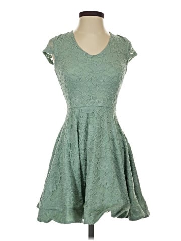 B. Darlin Casual Dress (view 1)