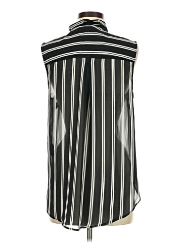 H&M Sleeveless Button-Down Shirt (view 2)