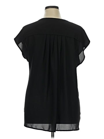 Pleione Short Sleeve Blouse (view 2)