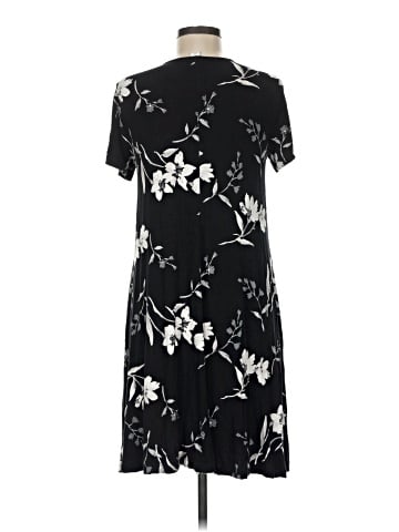 Old Navy Casual Dress (view 2)
