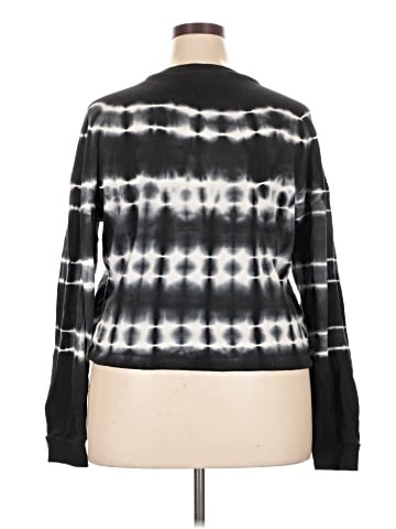 No Boundaries Pullover Sweater (view 2)