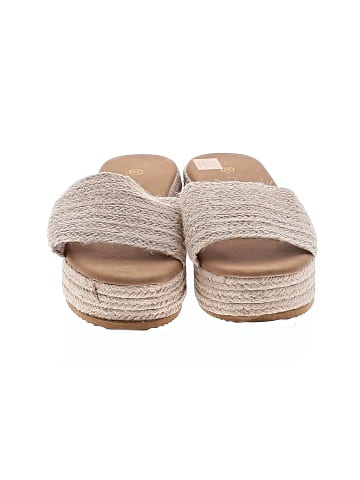 Unbranded Wedges (view 2)