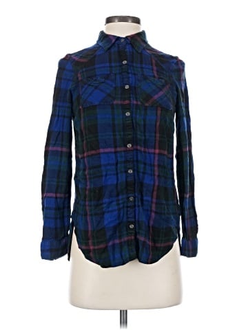 Maurices Long Sleeve Button-Down Shirt (view 1)