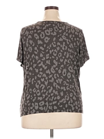 Old Navy Short Sleeve T-Shirt (view 2)