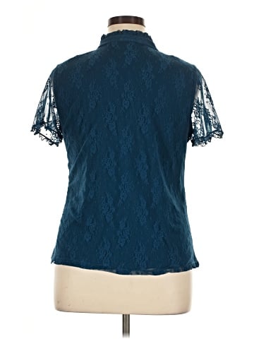 Lane Bryant Outlet Short Sleeve Blouse (view 2)