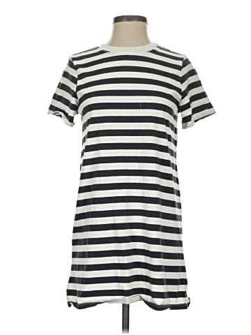 Old Navy Casual Dress (view 1)