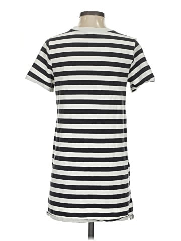 Old Navy Casual Dress (view 2)