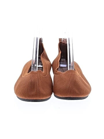 Unbranded Flats (view 2)