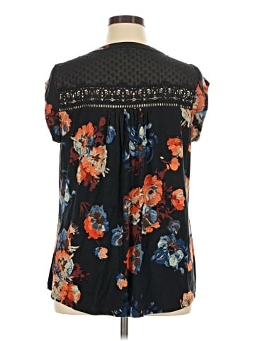 Daniel Rainn Sleeveless T-Shirt (view 2)
