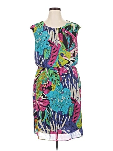 Signature by Robbie Bee Casual Dress (view 1)