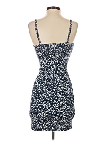 Old Navy Casual Dress (view 2)