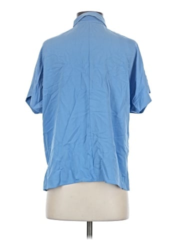 Uniqlo Short Sleeve Button-Down Shirt (view 2)