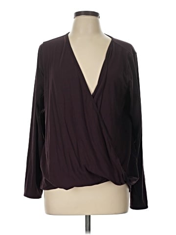 Lululemon Athletica 3/4 Sleeve T-Shirt (view 1)