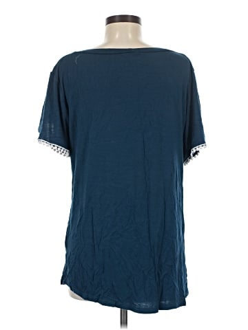 Amaryllis Short Sleeve T-Shirt (view 2)