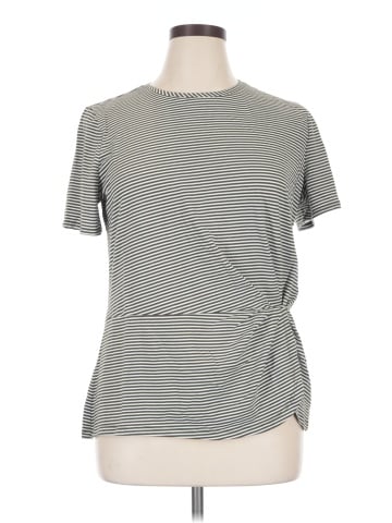 Liz Claiborne Short Sleeve T-Shirt (view 1)